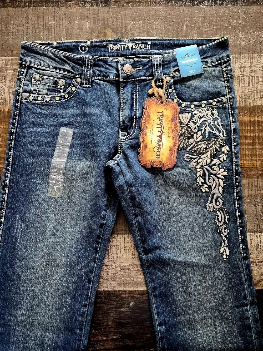 ~SUPER CUTE~ Trinity Ranch Studded, Bootcut Ladies Jeans Sz 9 (31" x 35") BNWT - Picture 2 of 5
